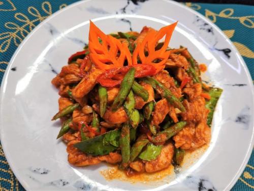 Long Beans & Chicken in Red Curry